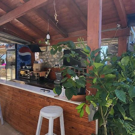 Jon Rooms Himare Exterior photo